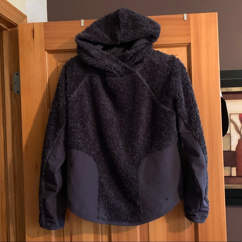 Nike Women's Sherpa Therma Fleece Training Hoodie